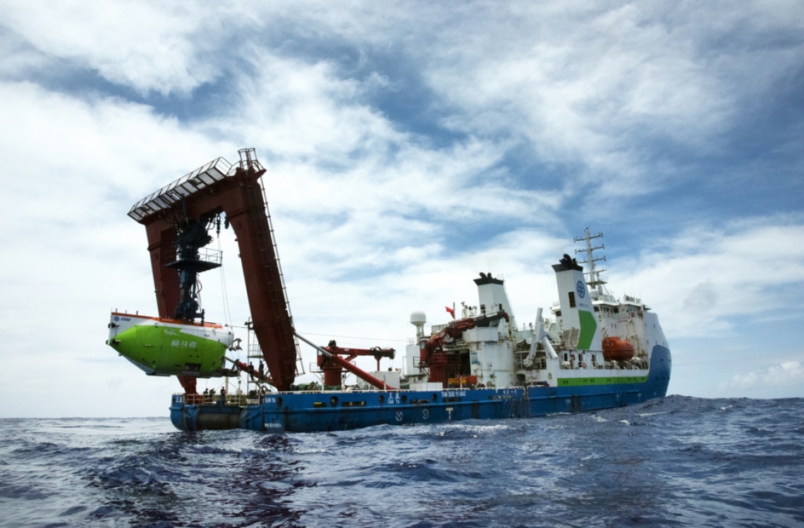 Marine Scientific Research…(2021) Chinese and New Zealand Scientists dive to one of the ocean's